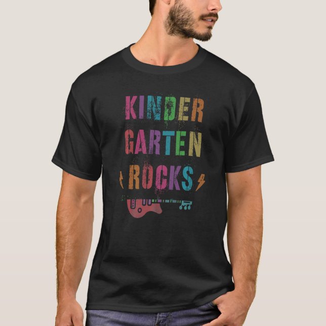 Kindergarten Rocks Student Teacher Squad Kinder Te T Shirt (Framsida)