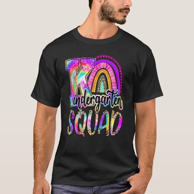 Kindergarten Squad Rainbow Tie Dye Leopard tillbak T Shirt (Framsida)