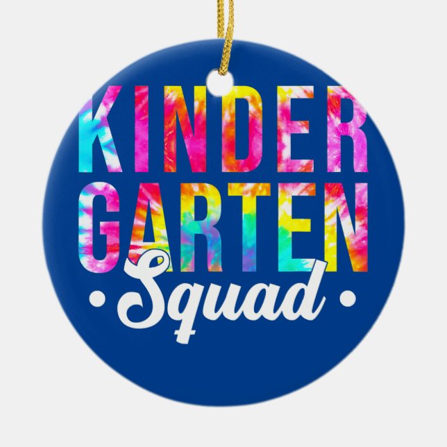 Kindergarten Squad Tie Dye Team Kindergarten Julgransprydnad Keramik (Framsidan)