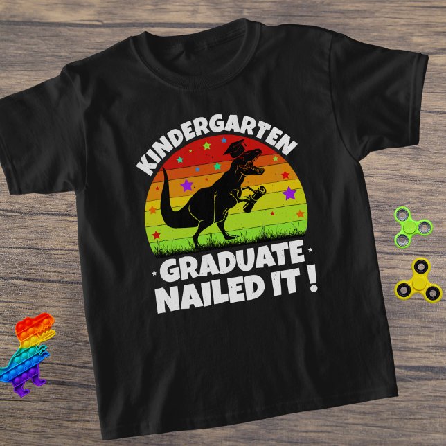 Kindergarten Student T-Rex Dino Child's T Shirt (Skapare uppladdad)