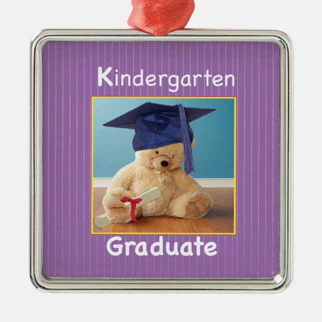 Kindergarten Studenten Nalle om Lila Julgransprydnad Metall (Framsidan)