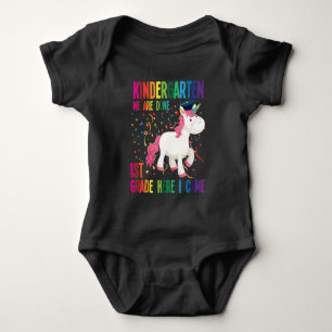 Kindergarten Studenten överraskade första Klass- T Shirt