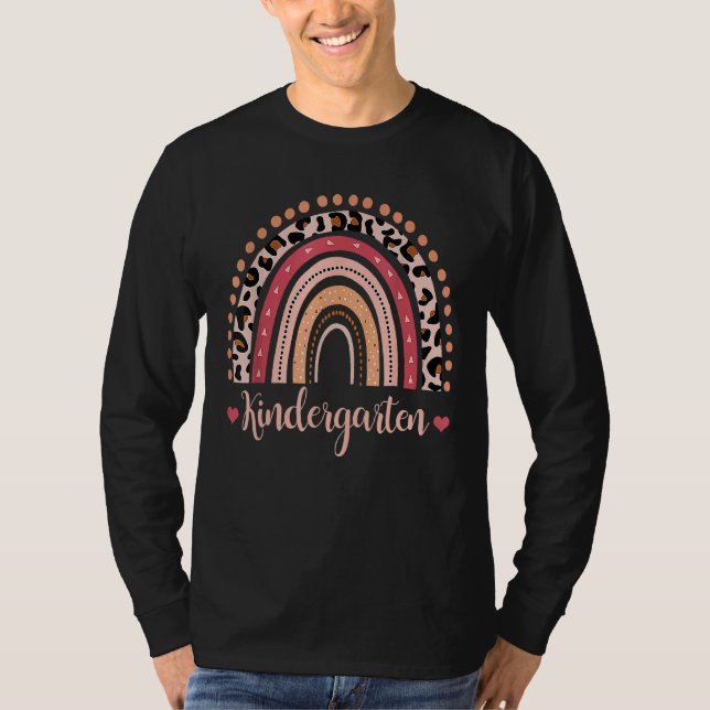 Kindergarten Teacher Boho Rainbow Leopard tillbaka T Shirt (Framsida)