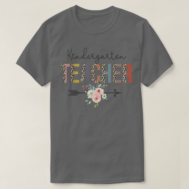 Kindergarten Teacher Leopard Teacher's Day Teach L T Shirt (Design framsida)