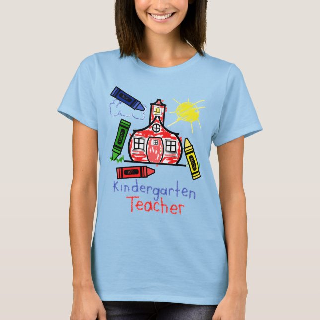 Kindergarten Teacher T Shirt-Schoolhouse & Crayon Tee (Framsida)