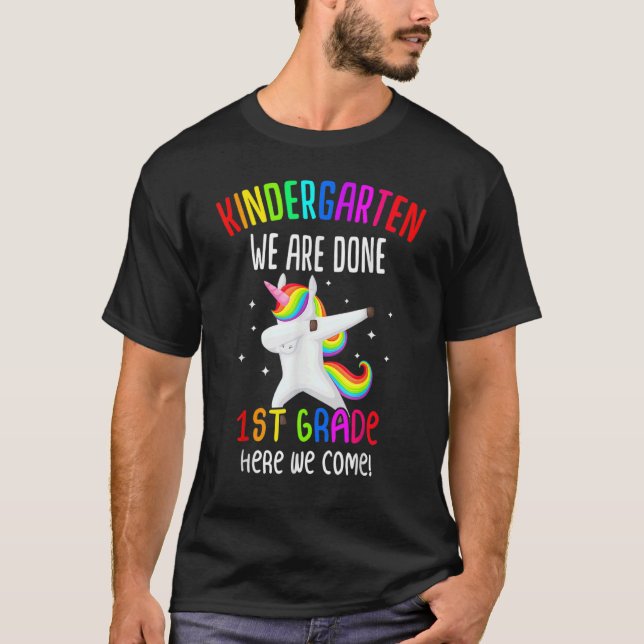 Kindergarten Vi är klara med första Klass-Kinder U T Shirt (Framsida)