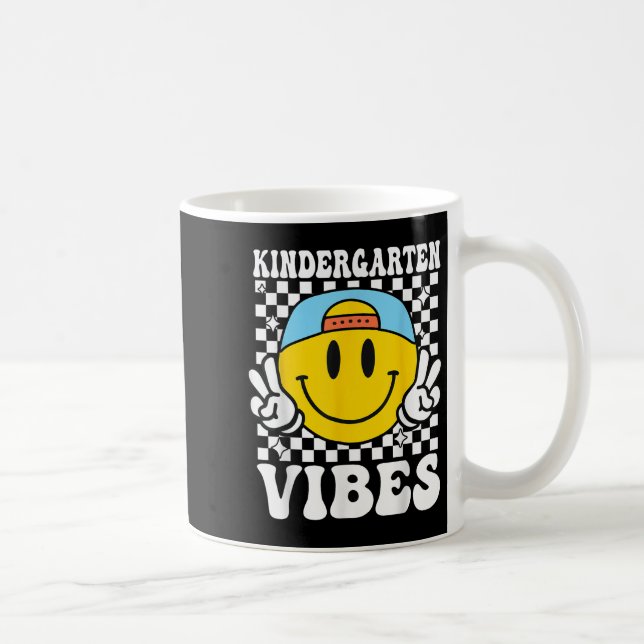 Kindergarten Vibes Retro Groovy Back to school Kin Kaffemugg (Höger)