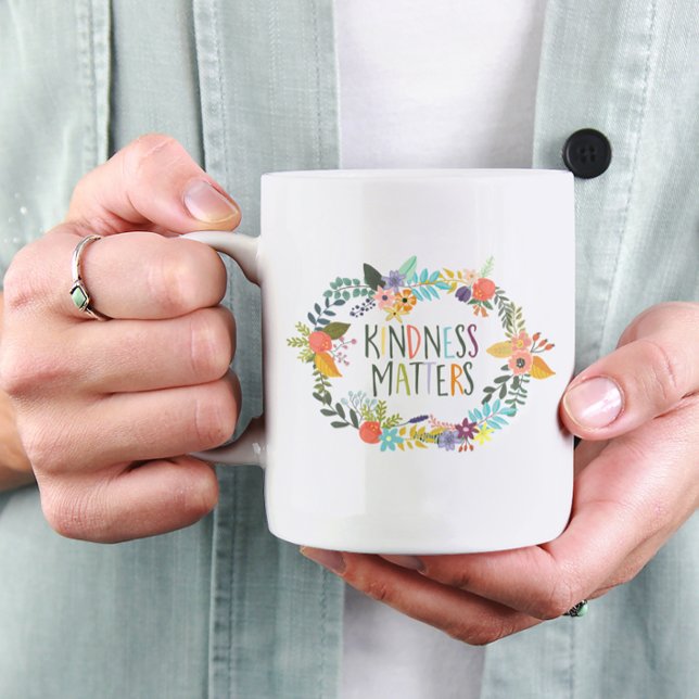 Kindness har färgstark Blommigt för inkluderande l Kaffemugg (Skapare uppladdad)