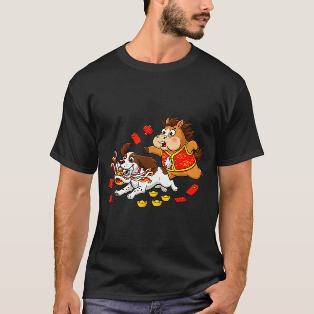 Kinesisk häst engelsk springer spaniel rolig glad t shirt (Framsida)