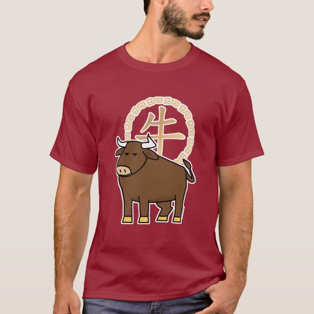 Kinesisk måndagskvinna - nyårskassan Ox - lyckliga T Shirt (Framsida)
