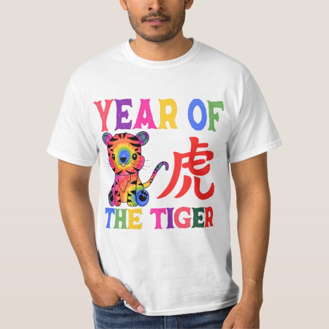 Kinesisk zodiak - År för tigern i regnbåge T Shirt (Framsida)