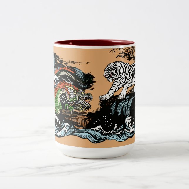 Kinesiska Dragon mot WhiteTiger Två-Tonad Mugg (Center)