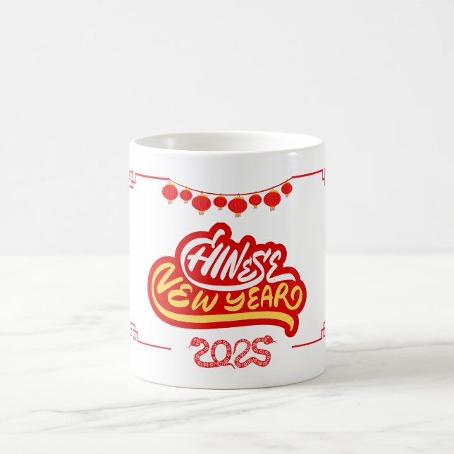 Kinesiskt nyår 2025 i lycklig med rött mönster kaffemugg (Center)