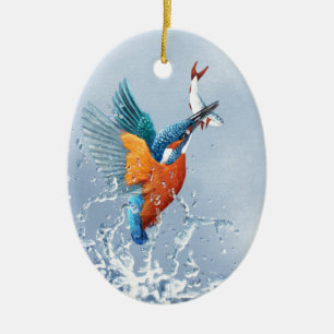 Kingfisherflyg ut ur vatten julgransprydnad keramik