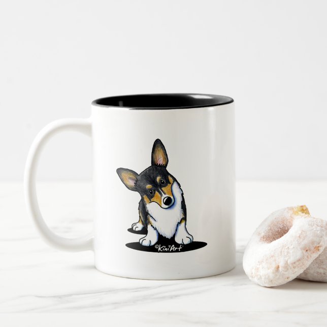 KiniArt Tri Nyfiknare Corgi Två-Tonad Mugg (Med munk)