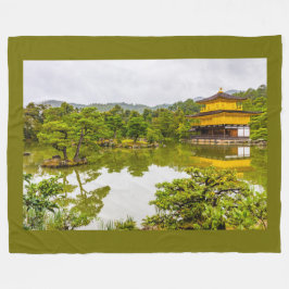 Kinkaku-ji eller Golden Pavilion och Pond, Kyoto Fleecefilt