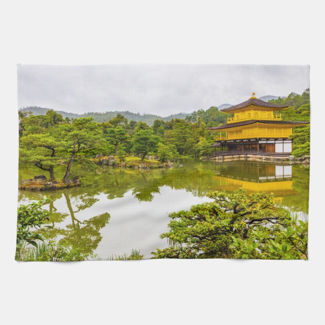 Kinkaku-ji eller Golden Pavilion och Pond, Kyoto Kökshandduk (Horisontell)