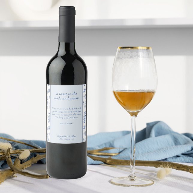 Kinoiserie Blue Elegant Blommigt Bröllop Toast Vinflaska Etikett (Wine bottle labels from Chinoiserie Wedding Collection by Darling & May)