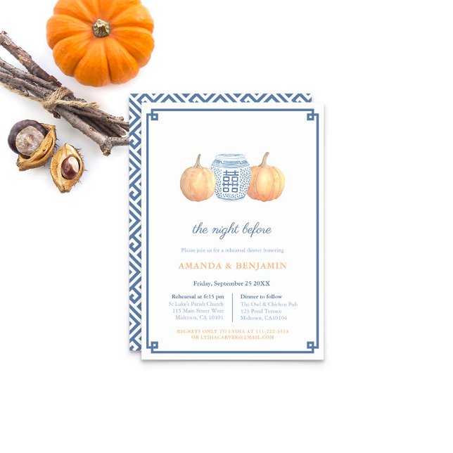 Kinoiserie Blue & Orange Pumpkin Rehearsal Dinner Inbjudningar (Navy Blue With Orange Pumpkins Preppy Wedding Rehearsal And Dinner Invitation)