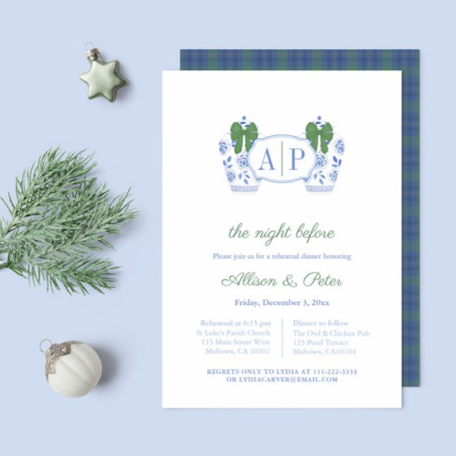 Kinoiserie jul Rehearsal Dinner Bröllop Inbjudningar (Christmas Chinoiserie Monogram Wedding Rehearsal and Dinner invitation with blue green tartan backer)