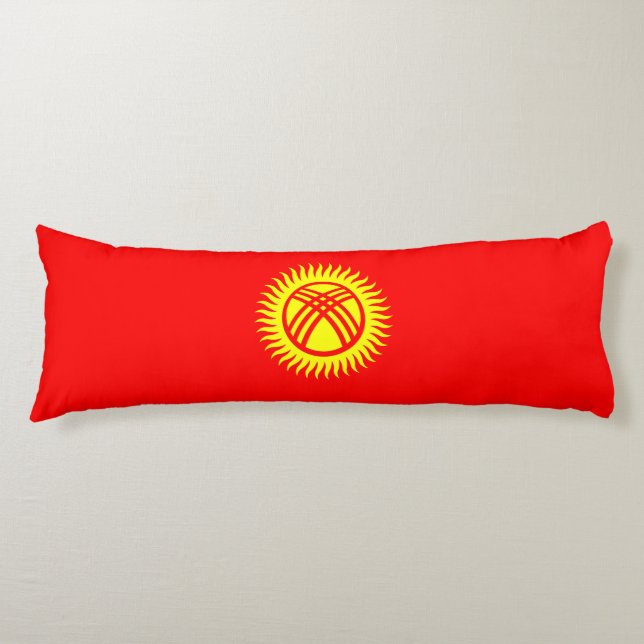 Kirgizistans flagga kroppskudde (Framsidan)