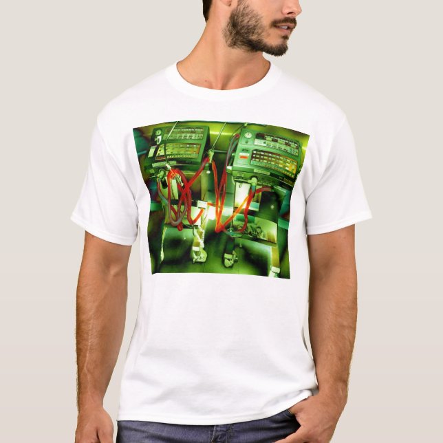 kirurgirobotar tee shirt (Framsida)