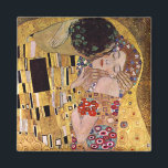 Kiss, Gustav Klimt Magnet<br><div class="desc">Kissen (original Der Kuss) var målad av Gustav Klimt och är förmodligen hans mest berömd. Han började arbeta med det 1907 och det är höjdpunkten i hans så kallade "gyllene period". Det skildrar ett par, i olika skuggor av guld och symboler, som delar en kyss mot en brons bakgrund. Gustav...</div>