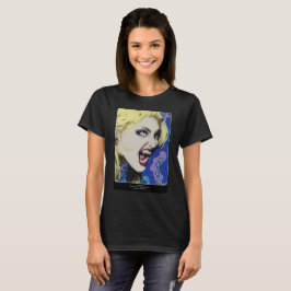 "Kiss Hard"-målning på en T Shirt