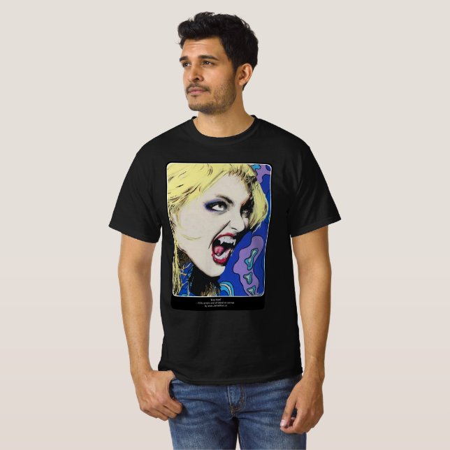 "Kiss Hard"-målning på en T Shirt (Hel framsida)