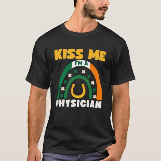 Kiss Jag är en St patricks day som Puns Iris T Shirt (Framsida)