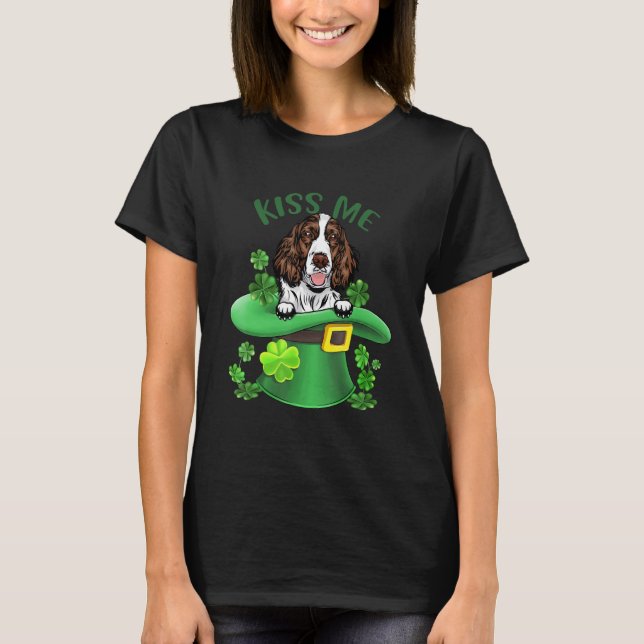 Kiss Me English Springer Spaniel Shamrock Clover f T Shirt (Framsida)