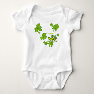 Kiss Me Frog Irish Shamrocks Spädbarn Tröja