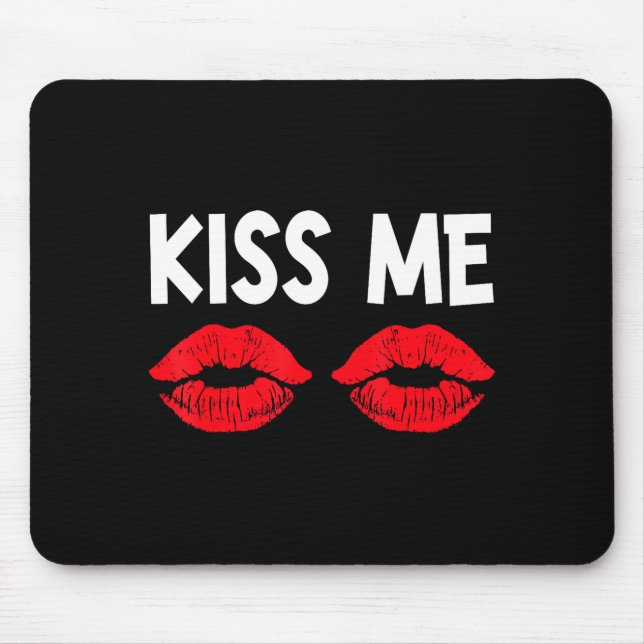 Kiss Me Funny Couples Tee Valentine's Day Couple M Musmatta (Framsidan)