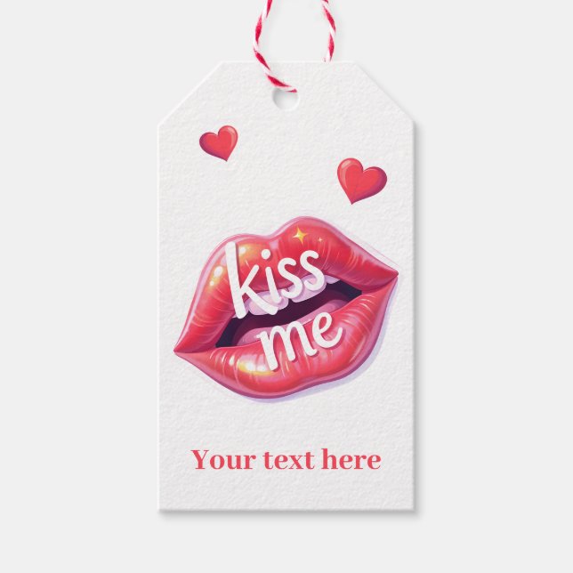 Kiss Me Glossy Red Lips Art Illustration Presentetikett (Framsidan)