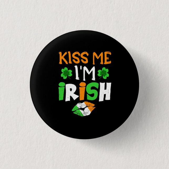 Kiss me i_m irish knapp (Framsida)