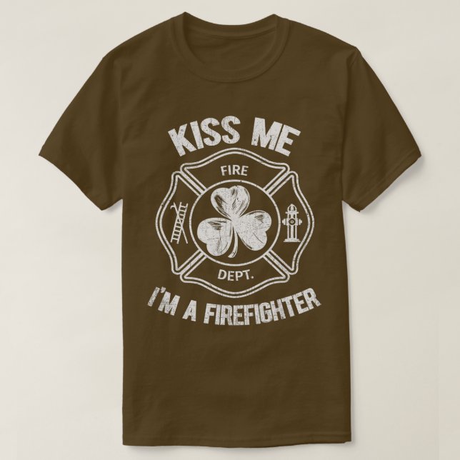 Kiss Me Im a Firefighter St patricks day Shamrock T Shirt (Design framsida)
