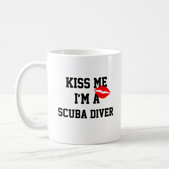 Kiss Me Im A Scuba Diver Mugg (Vänster)
