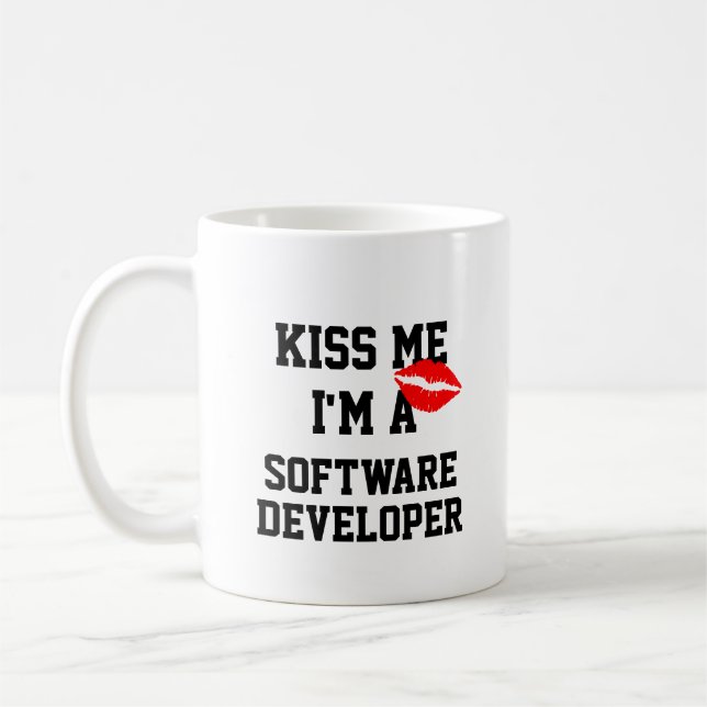 Kiss Me Im A Software Developer Mugg (Vänster)