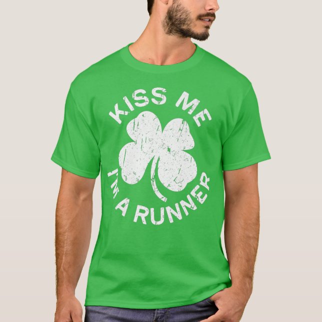 Kiss Me Im A Springer Saint patrick Day Gift T Shirt (Framsida)
