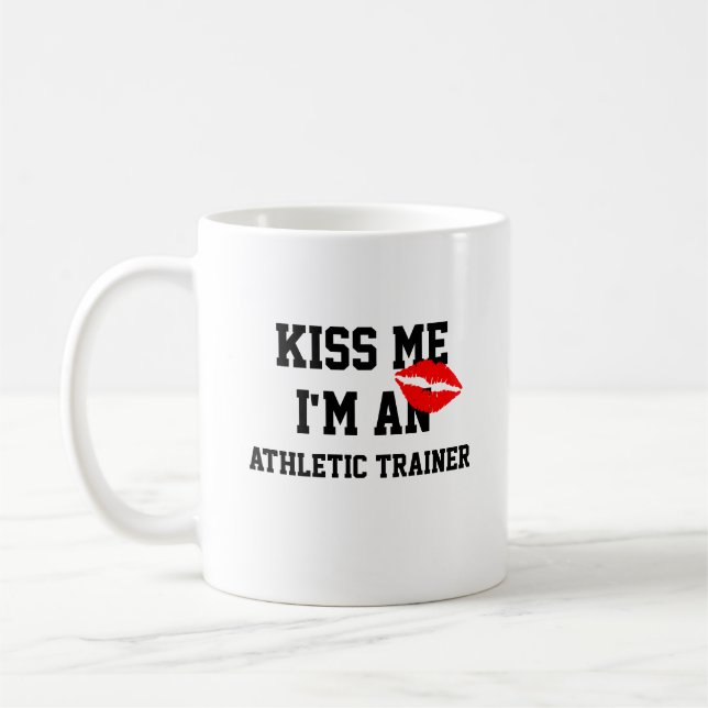 Kiss Me Im An Athletic Trainer Mugg (Vänster)
