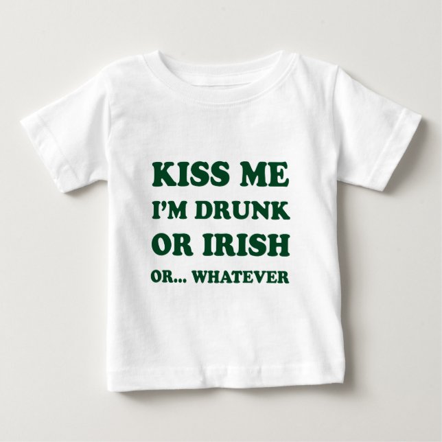 Kiss Me Im Drunk eller Irish T Shirt (Framsida)