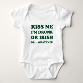 Kiss Me Im Drunk eller Irish T Shirt