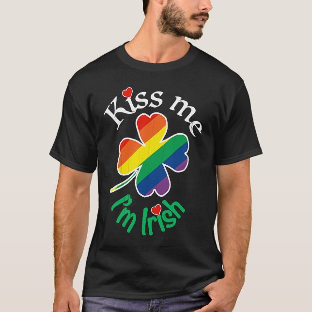 KISS ME I'M IRISH St Patricks Day Gay LGBTQ Rainbo T Shirt (Framsida)