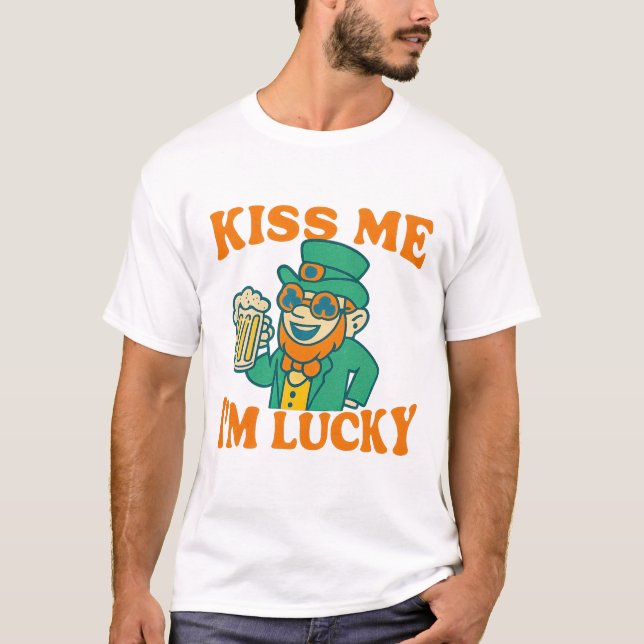 Kiss Me I'm Lucky T Shirt (Framsida)