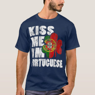 Kiss Me Im Portugisisk Irish Shamrock Flagga T Shirt