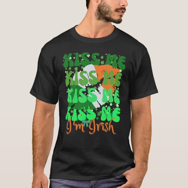 Kiss Me I's Irish Funny St patrick's day 2025 T Shirt (Framsida)