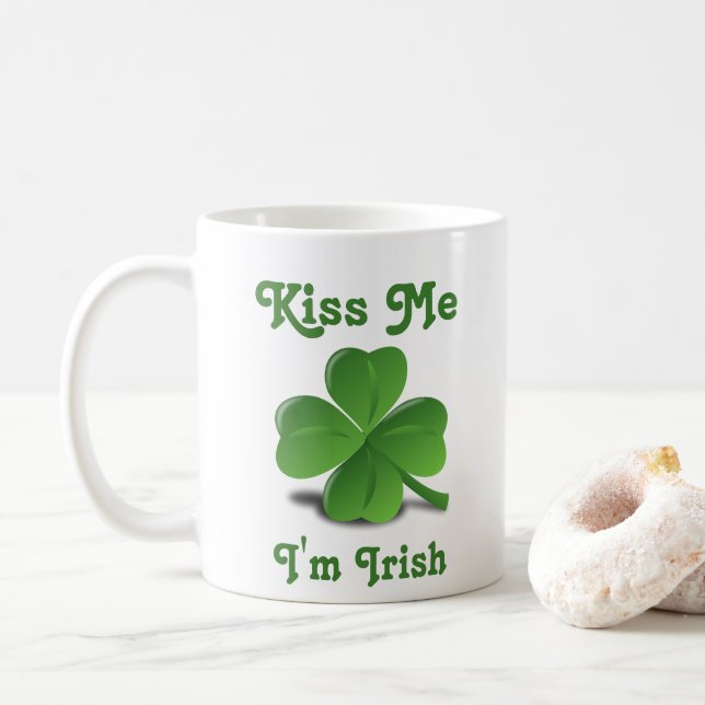 "Kiss Me I's Irish" Shamrock St. Patrick's Day Kaffemugg (Med munk)