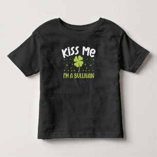 Kiss Me jag är en Sullivan - efternamn Sullivan T Shirt
