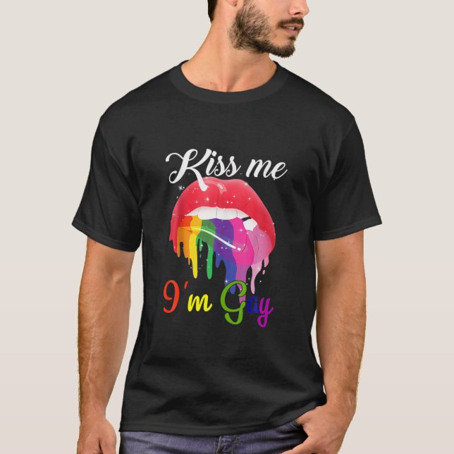 Kiss Me, jag är Gay LGBT Pride Rainbow Läppar T Shirt (Framsida)