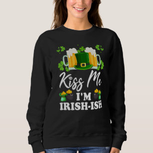 Kiss Me jag är Irish Ish St. Patrick's Day Funny 2 T Shirt